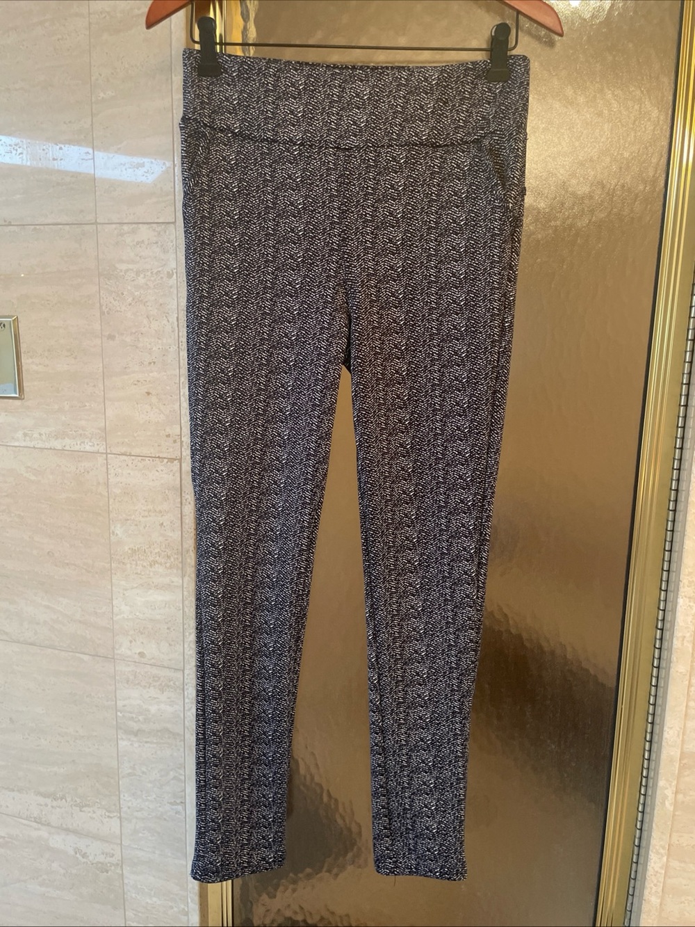 Shosho Black/White Print Stretch Skinny Pull-on Ankle Pants Size L - Pockets